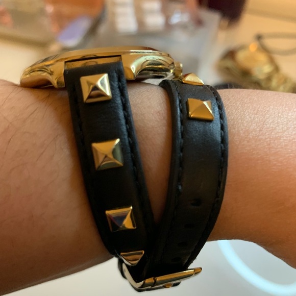 Michael Kors Wrist Wrap - Picture 7 of 7